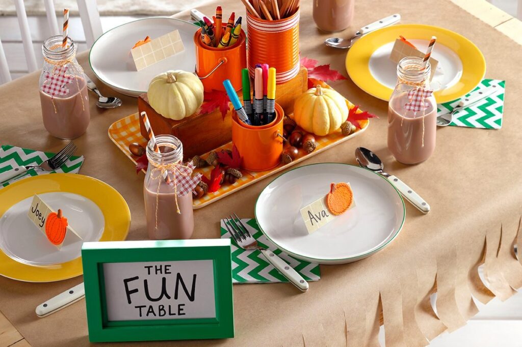 Thanksgiving Kids Table Setting (Credit: Taste of Home)