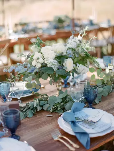 Blue Flower Wedding Decorations (Credit : MarthaStewart)