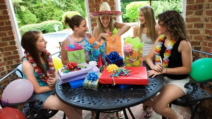 13th Birthday Party Activities (Credit: thedollarstretcher)