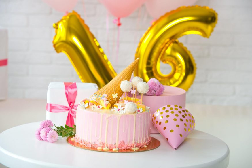 16th Birthday Cakes (Credit: Greenvelope)