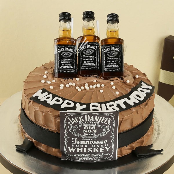 40th Birthday Cake Ideas (Credit: MyFlowerTree)