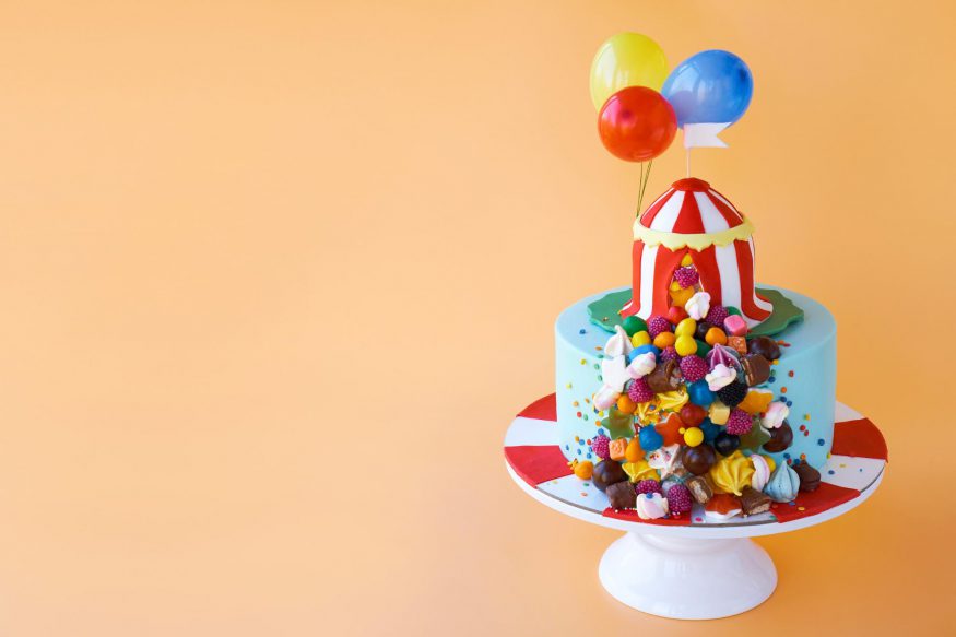 Carnival Party Cake Ideas (Credit: Greenvelope)