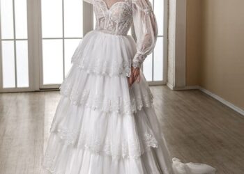 Dress Ideas (Credit : Weddingforward)