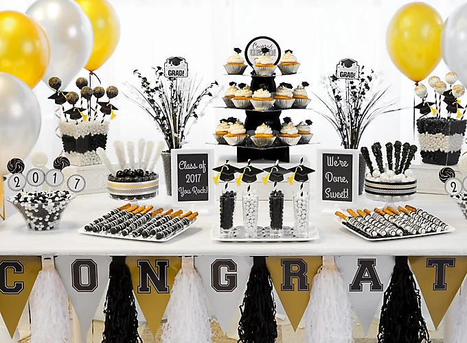 High School Grad Party's Table Dessert (Credit: Party City)