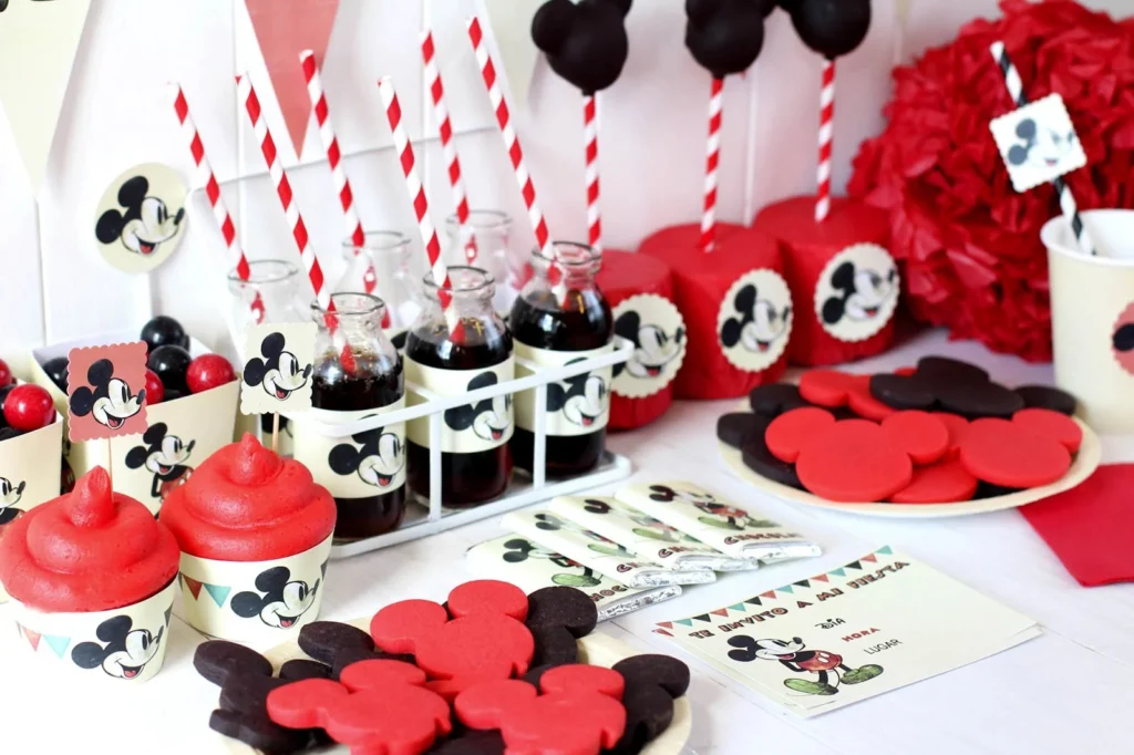 Mickey Mouse Sweet Treats (Credit: Pink Peppermint Design)