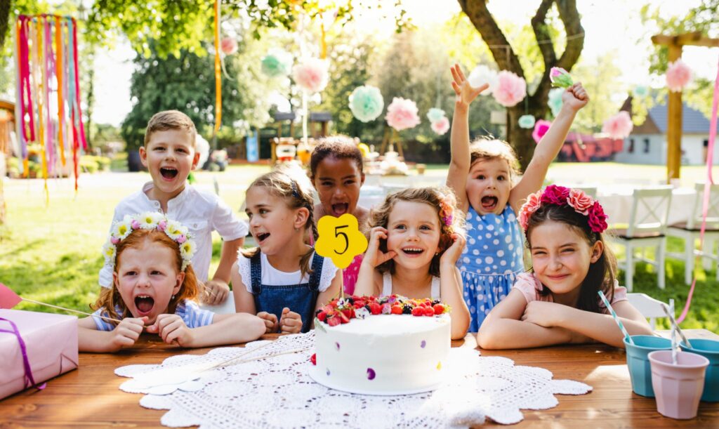 Outdoor Birthday Party Cake Ideas (Credit: atlantaparent)