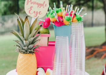 Tropical Party Drinks (Credit: Mint Event Design)