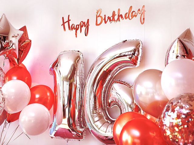 16th Birthday Balloons (Credit: Personalised Chocolates)