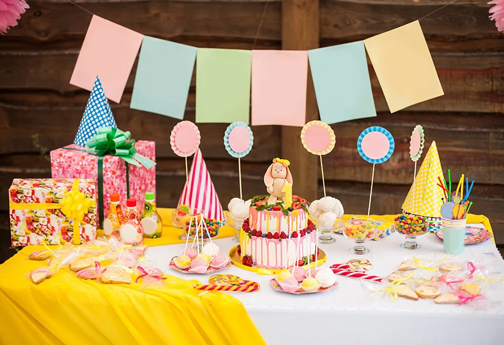 5th Birthday Party Table Setting (Credit: Firstcry Parenting)