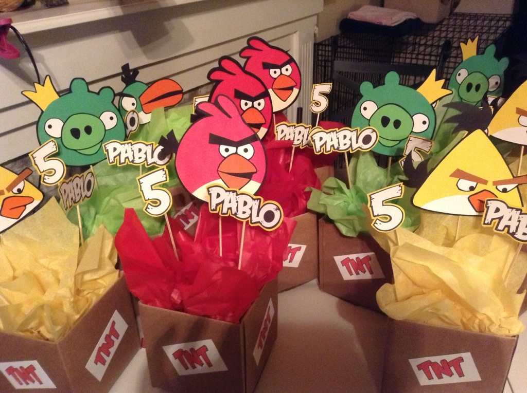 Angry Bird Party Favors (Credit: forevermomentsevents)