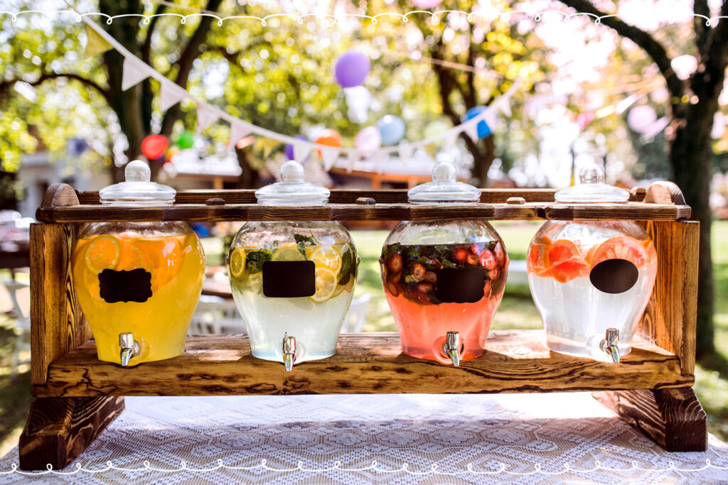 Backyard Party Drink Station (Credit: younghouselove)