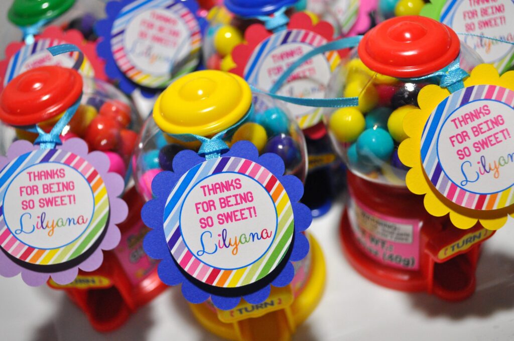 Candyland Birthday Party Favors (Credit: sosweetpartyshop)