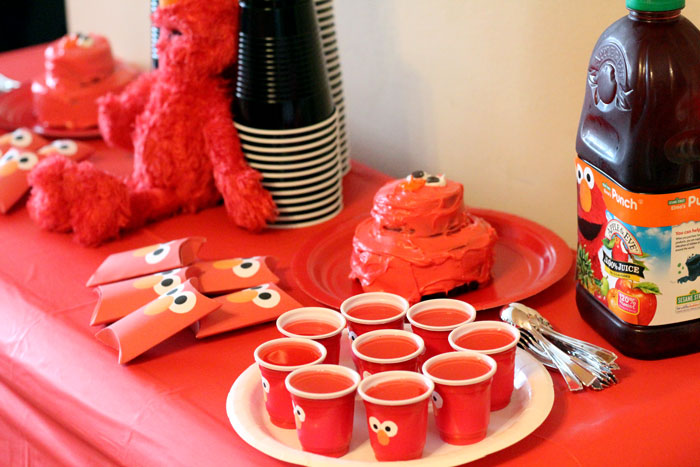 Elmo Party Sweet Treats (Credit: momsandcrafters)