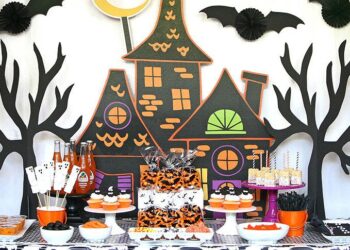 Kids Halloween Party Decoration (Credit: Birthday in A Box)
