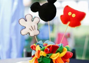 Mickey Mouse Birthday Party Favors (Credit: Catch My Party)