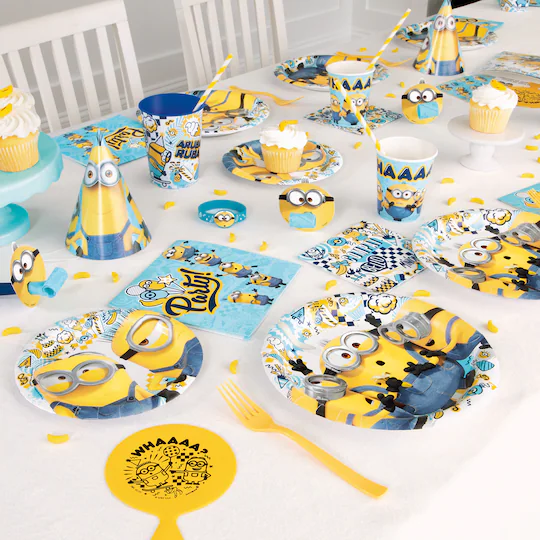 Minion Birthday Party Table Setting (Credit: michaels)
