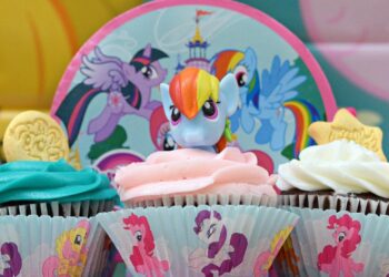 My Little Pony Party Cupcakes (Credit: birthdayinabox)