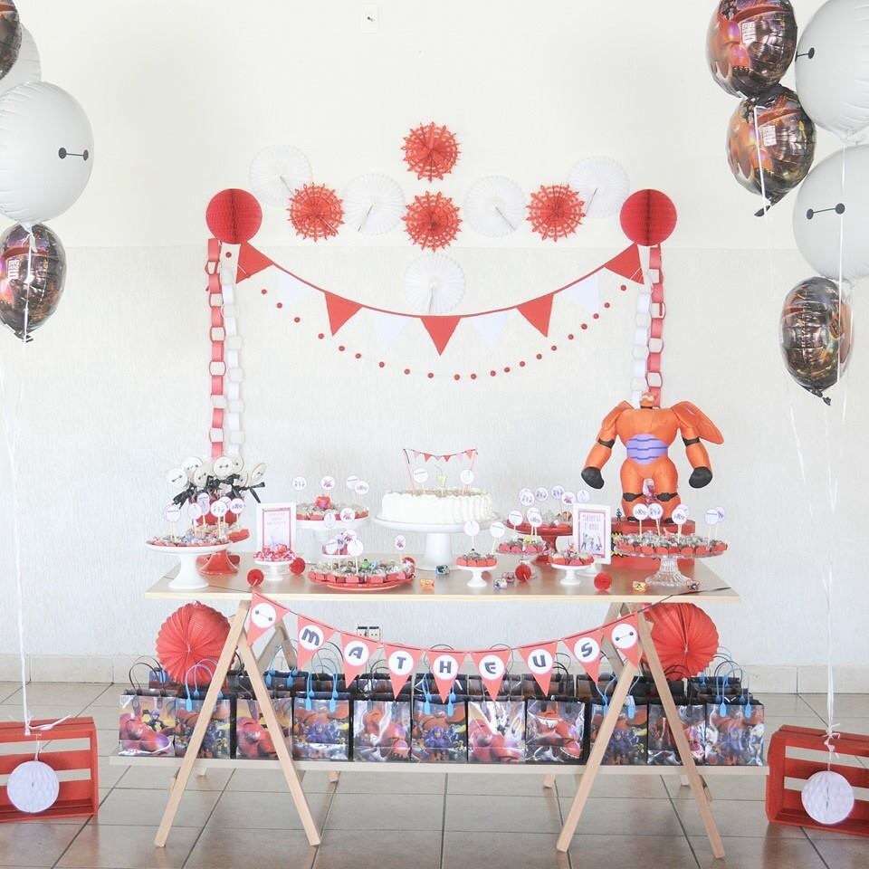 Baymax Party Decorations (Credit: Catch My Party)