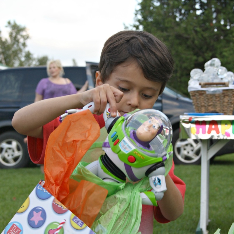 Buzz Lightyear Party Activities (Credit: bushel-and-a-peck)