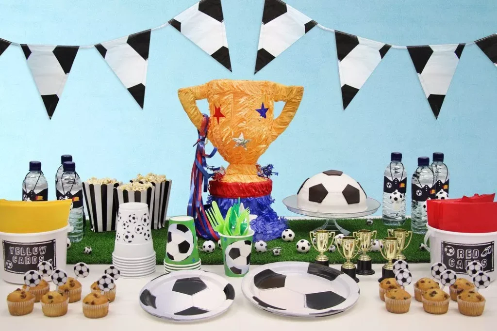 Football Themed Party Decoration (Credit: footballmethodint)