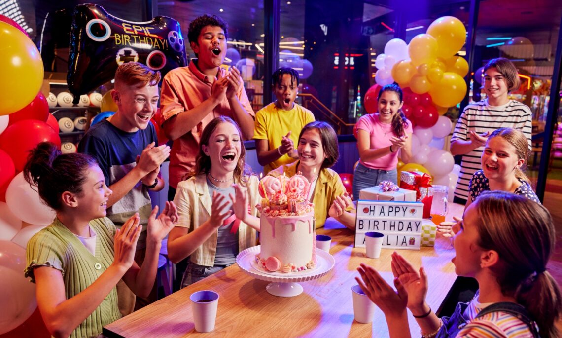 Teenage Birthday Party Ideas (Credit: zonebowling)