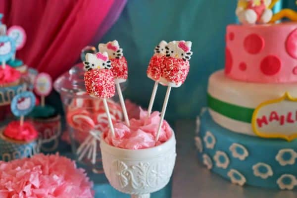 Hello Kitty Party Sweet Treats (Credit: mimisdollhouse)