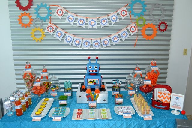 Robot and Monster Party Decoration (Credit: Pinterest)