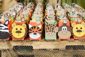 101 Guide To Create A Fun Safari Birthday Party - Drevio : Free And ...