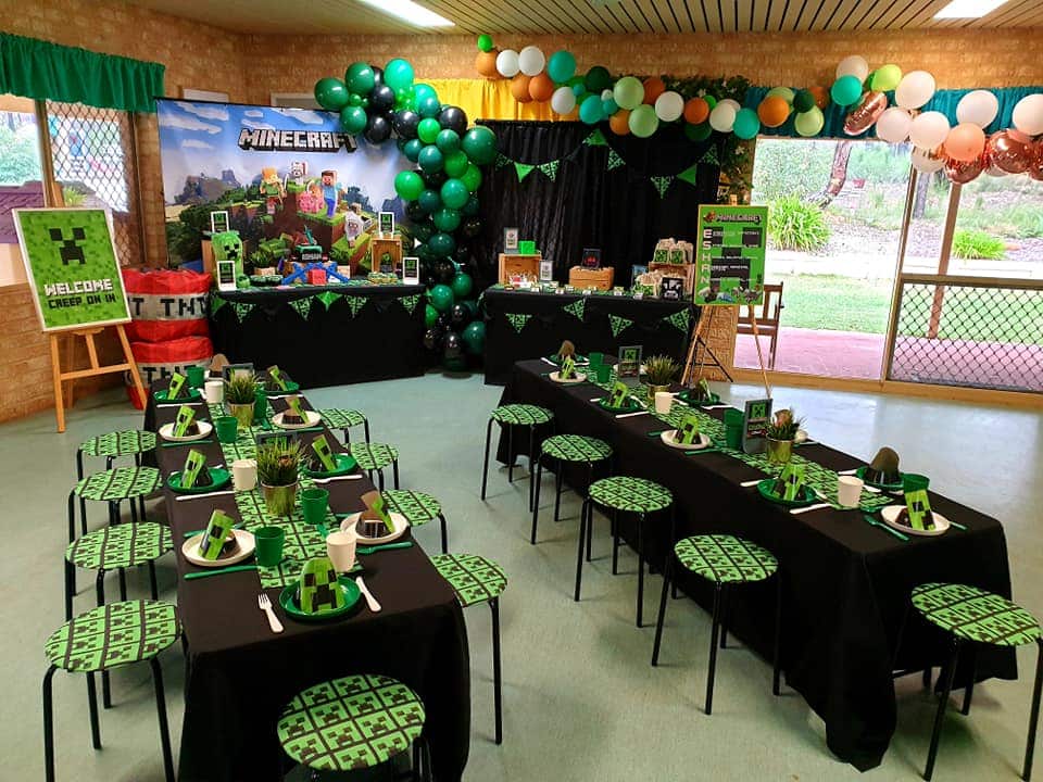 Minecraft Birthday Party Table Setting