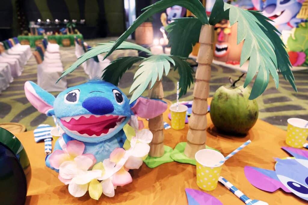 Lilo & Stitch Birthday Table Setting