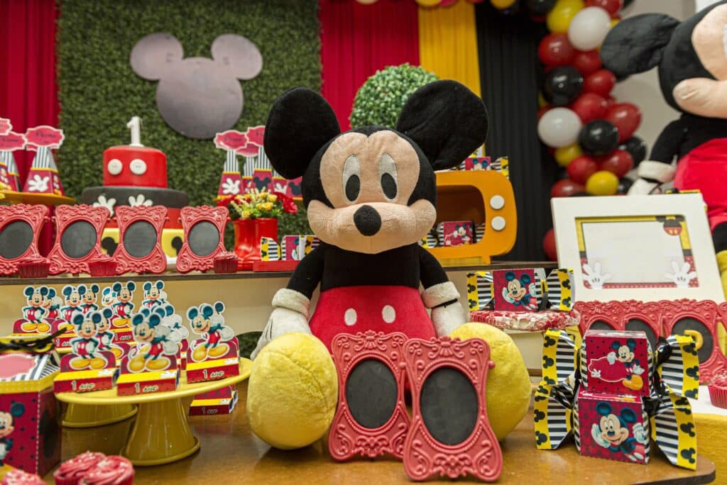 Mickey Mouse Birthday Table Setting