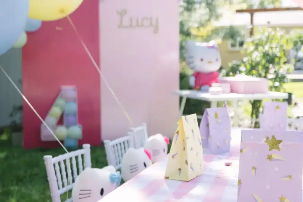 Hello KItty Party Table Setting