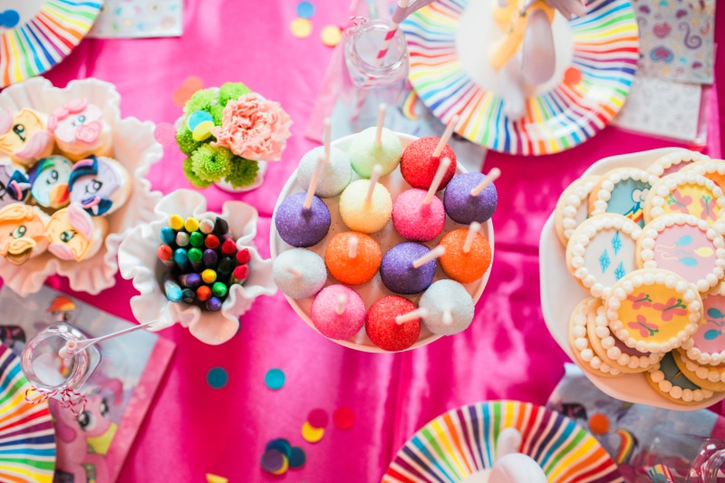 Little Pony Birthday Party Table Setting