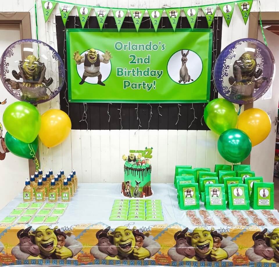 Shrek desert table