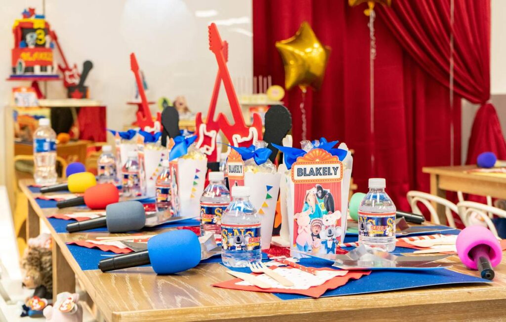 Sing Birthday Party Table Setting