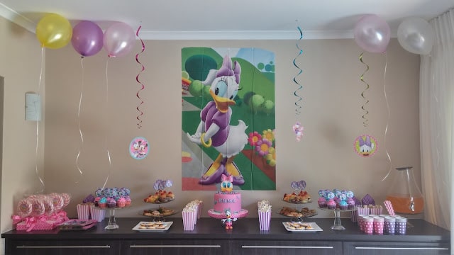 Daisy Duck Birthday Party Decorations