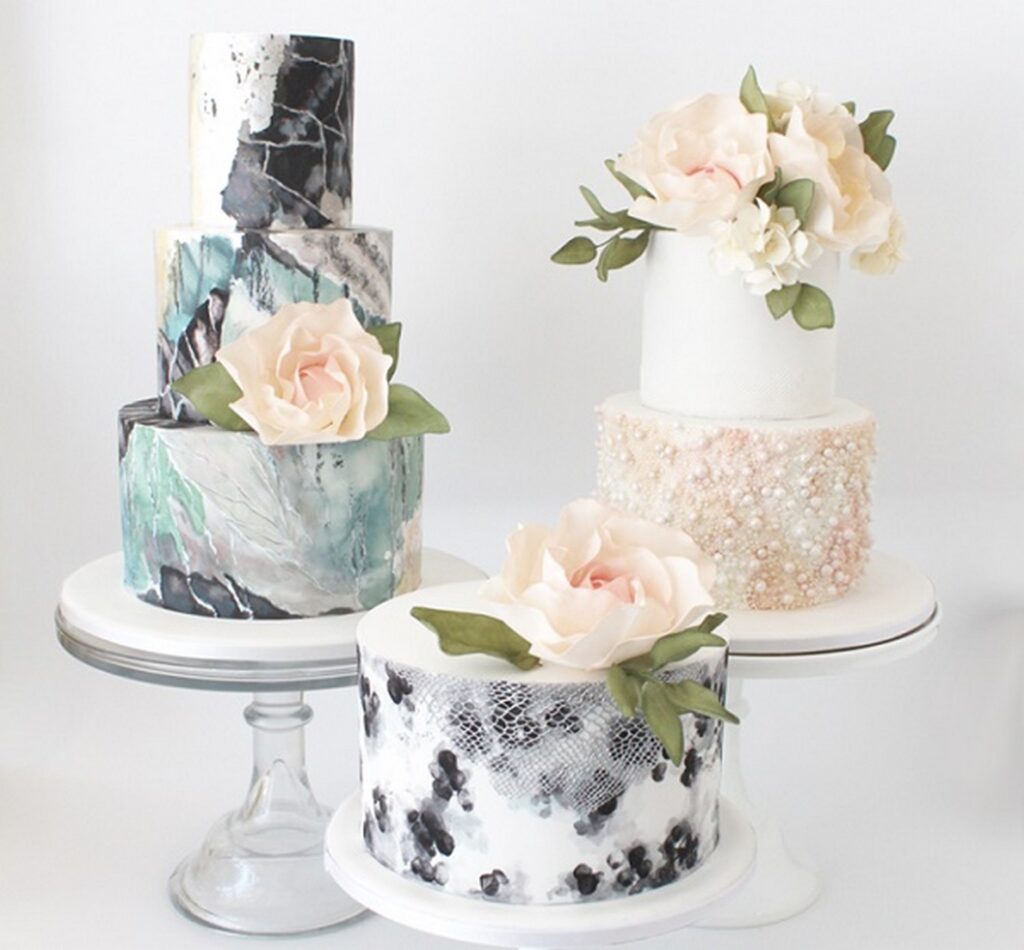 Gorgeous Wedding cakes with aesthetic Marble frosting and edible sugar flowers