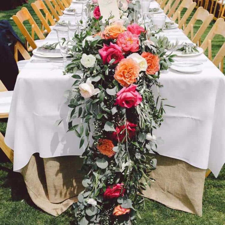 Beautiful Table Runners consists of Peony In Glass Vases