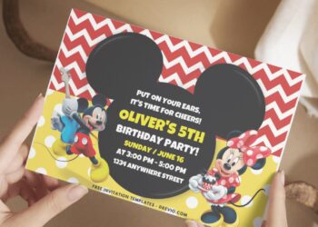 Minnie Mouse in pink polka dot dress Birthday Invitation