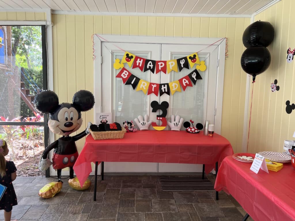 Magical “Mickey & Minnie Mouse” Party Ideas in living room