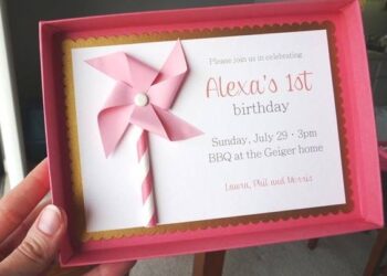 First Birthday Invitation (Credit: pinterest)